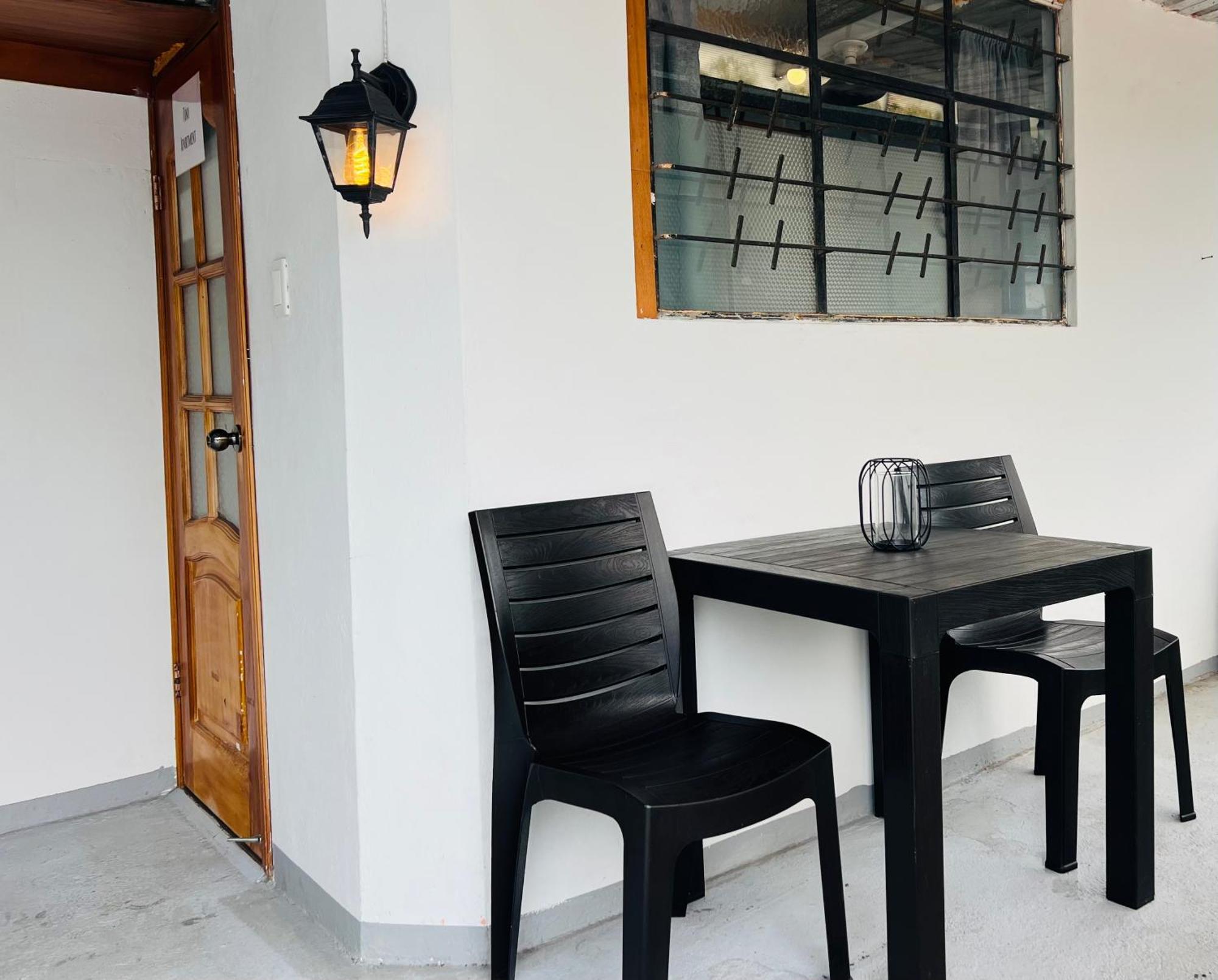 Tiny Apartment In The City Rooftop Terrace Baños Buitenkant foto